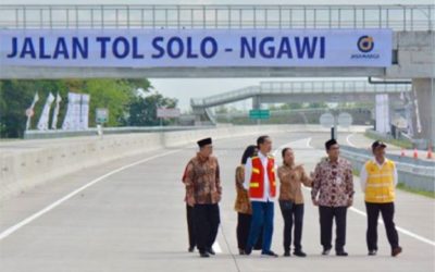Presiden Joko Widodo meresmikan jalan tol Solo – Ngawi